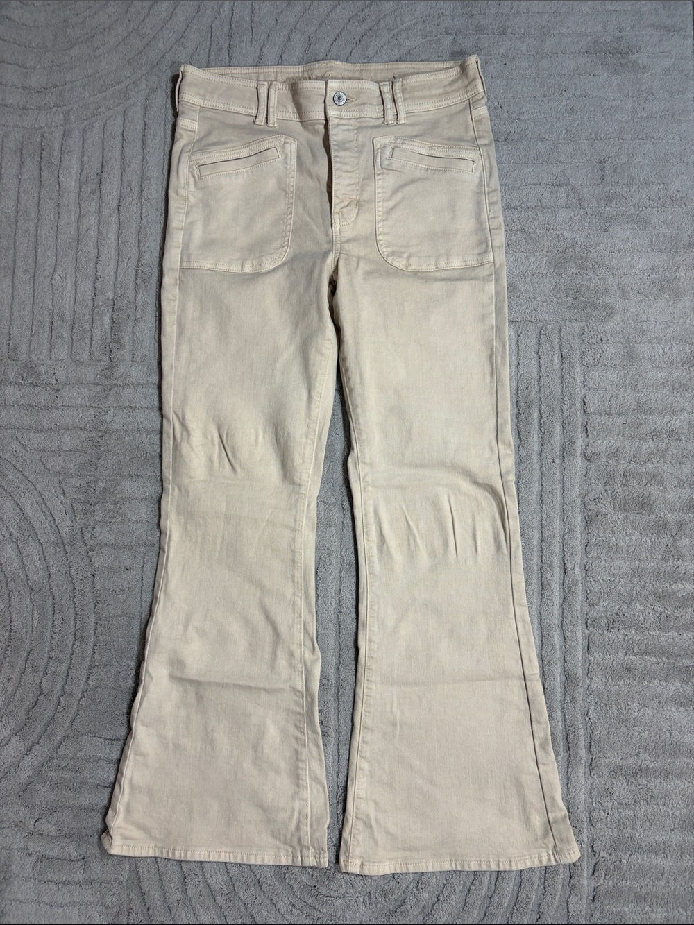 American Eagle High-Rise Cream Khaki Bootcut Jeans Size 8 30” inseam